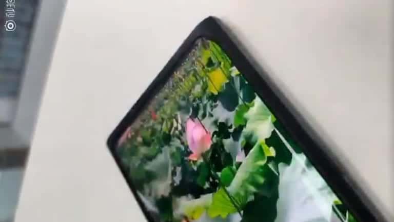 OPPO toont camera onder smartphonedisplay