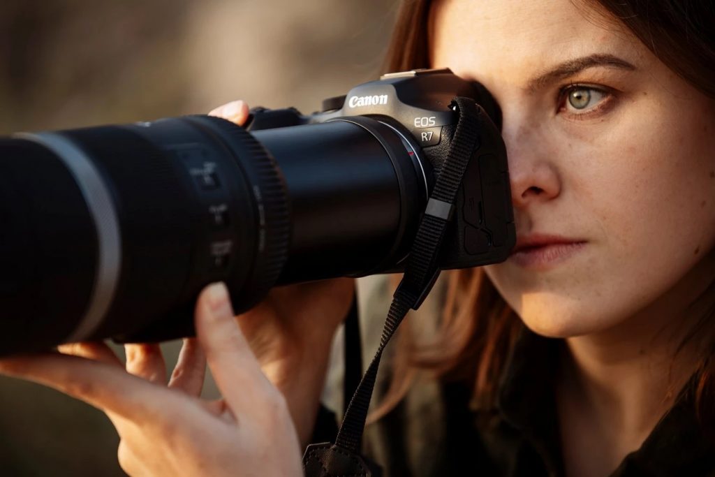 EOS R7