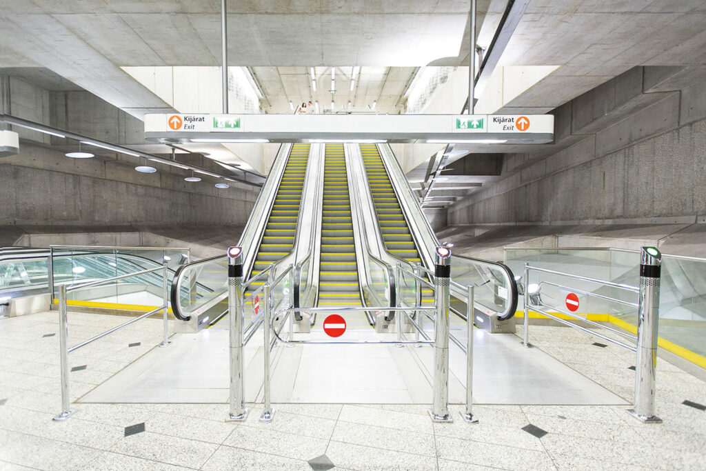 een verlaten metrostation in Stockholm