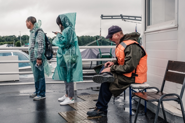 portretfotografie op straat personen met kleurrijke jassen