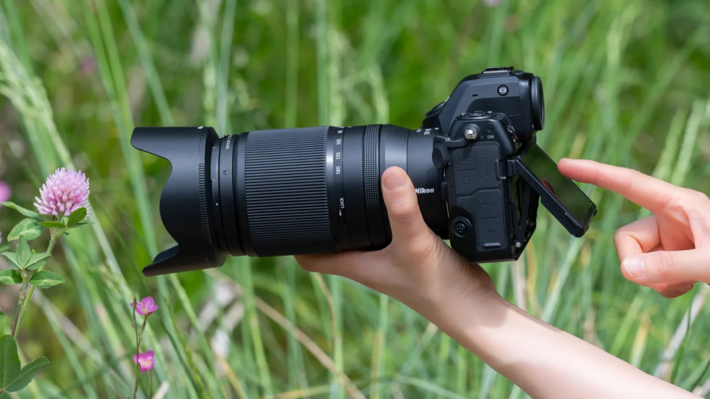 Nikon Z 70-180mm f/2.8 productfoto met camera