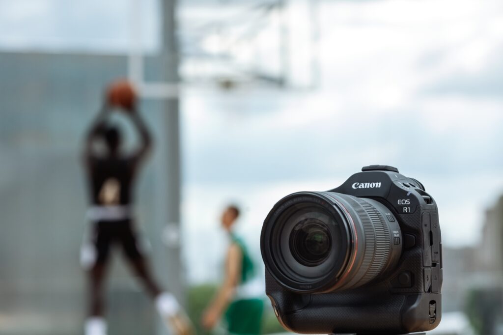 Canon EOS R1 op sportwedstrijd basketbal