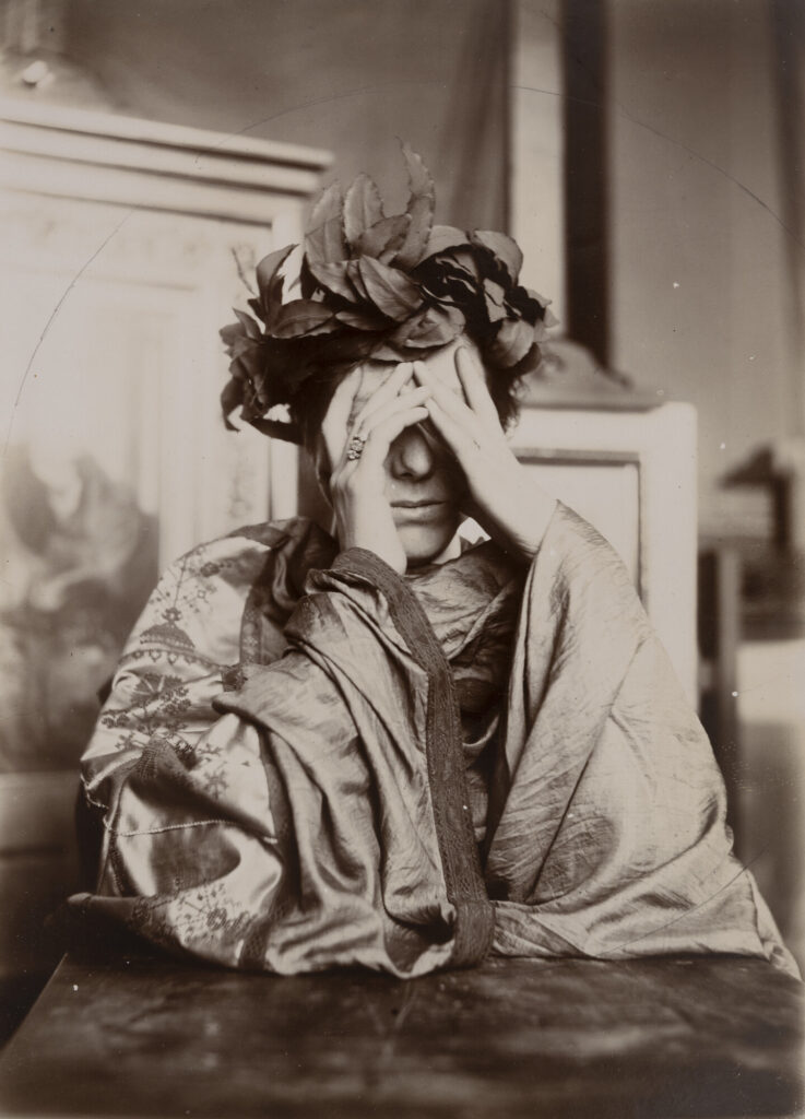 Portret van Marguerite Khnopff, ca. 1900