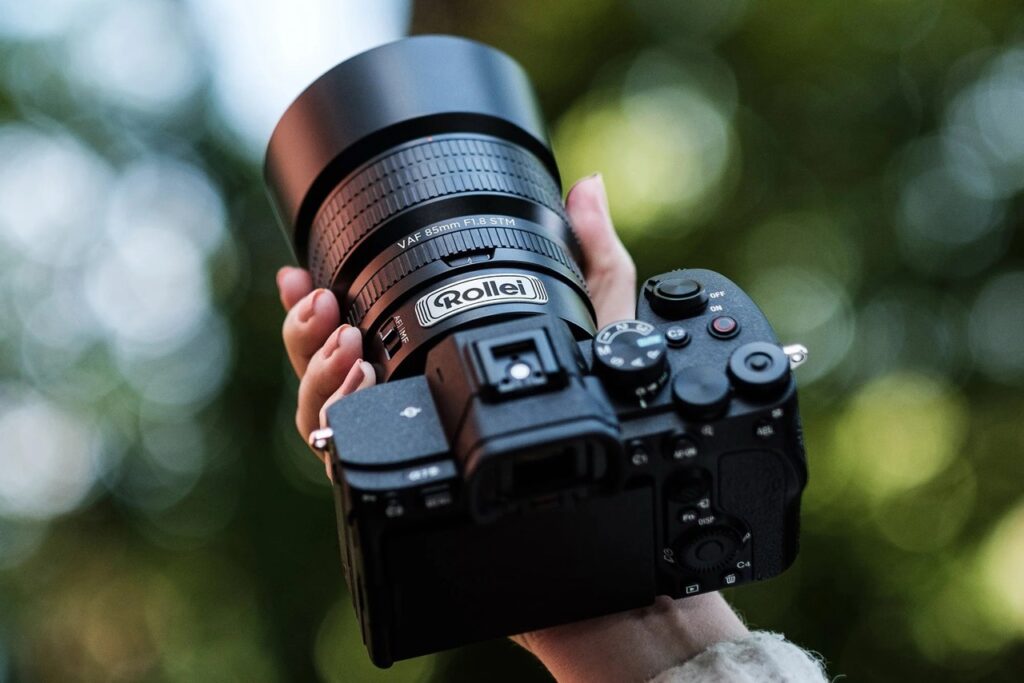 oud Rollei logo op 85mm lens