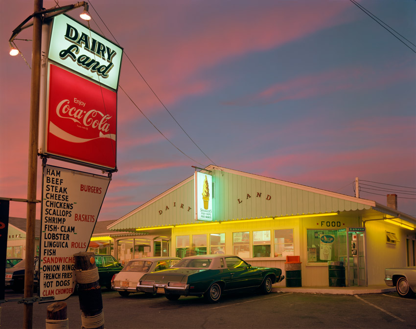 © Joel Meyerowitz, Dairy Land, Provincetown, Massachusetts, 1976, Courtesy Huxley-Parlour Gallery and Howard Greenberg Gallery