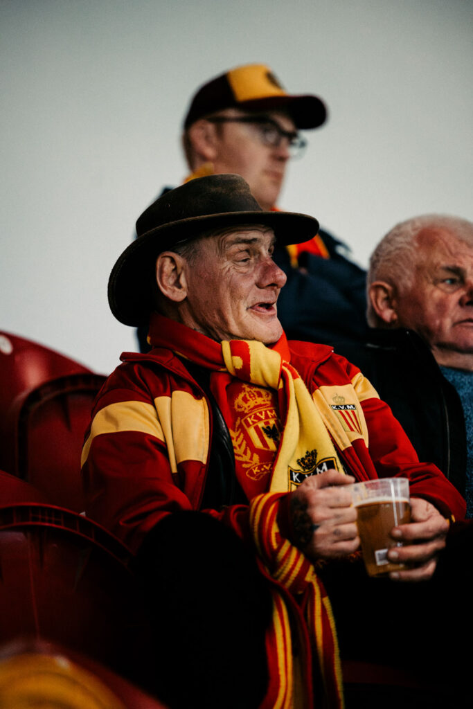 Fan van KV mechelen foto gemaakt met Canon EOS R6 Mark III