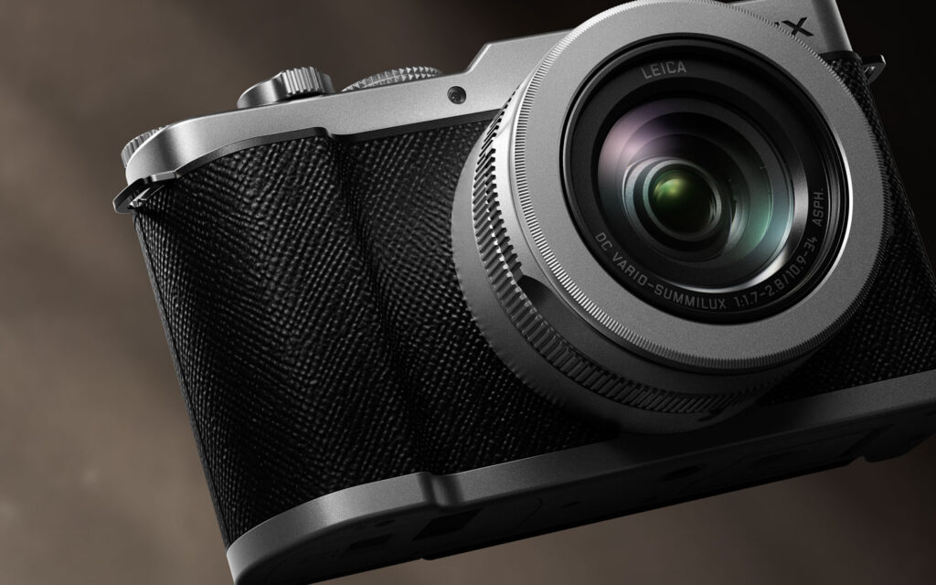 zilveren versie Lumix L10 voorkant