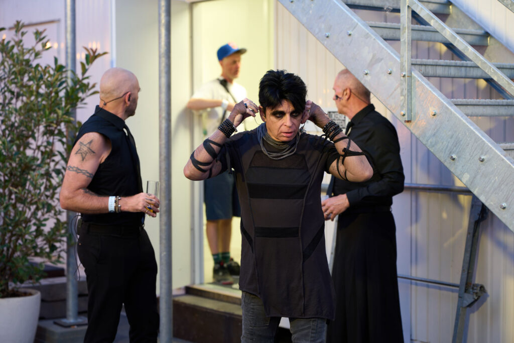Gary Numan backstage Lokerse Feesten
