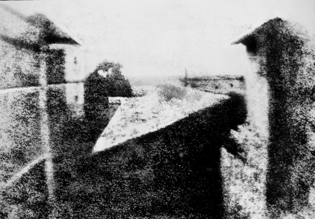 point de vue du Gras uit 1826, de eerste foto ooit en het beginpunt van de geschiedenis van de fotografie