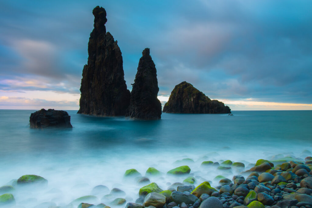 Rots en oceaan foto Madeira