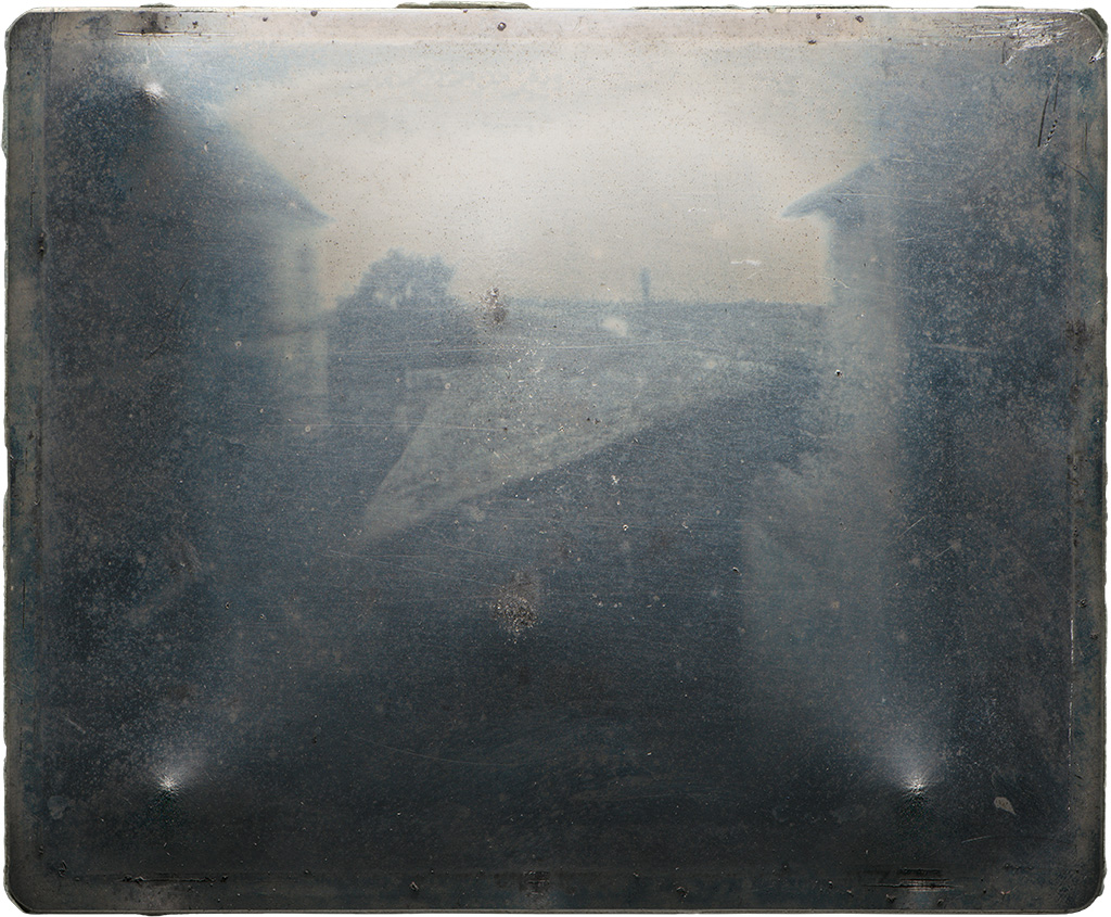 de originele tinnen plaat van de eerste erkende foto, museumstuk uit de geschiedenis van de fotografie