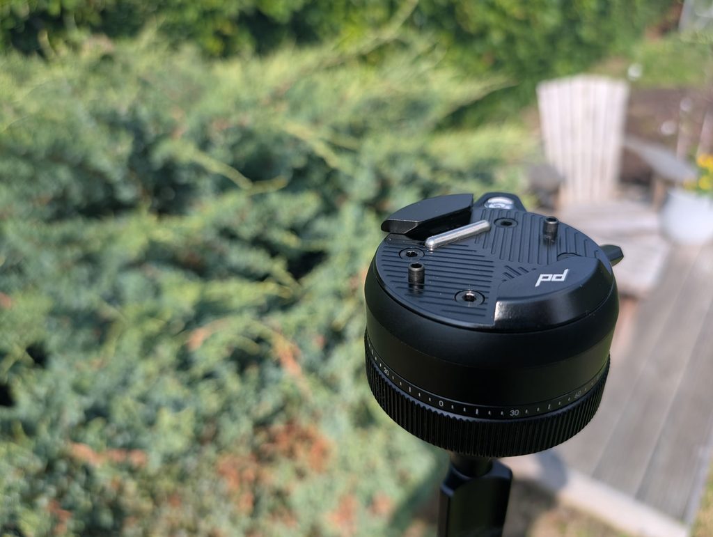balhoofd zonder camera met Peak Design logo