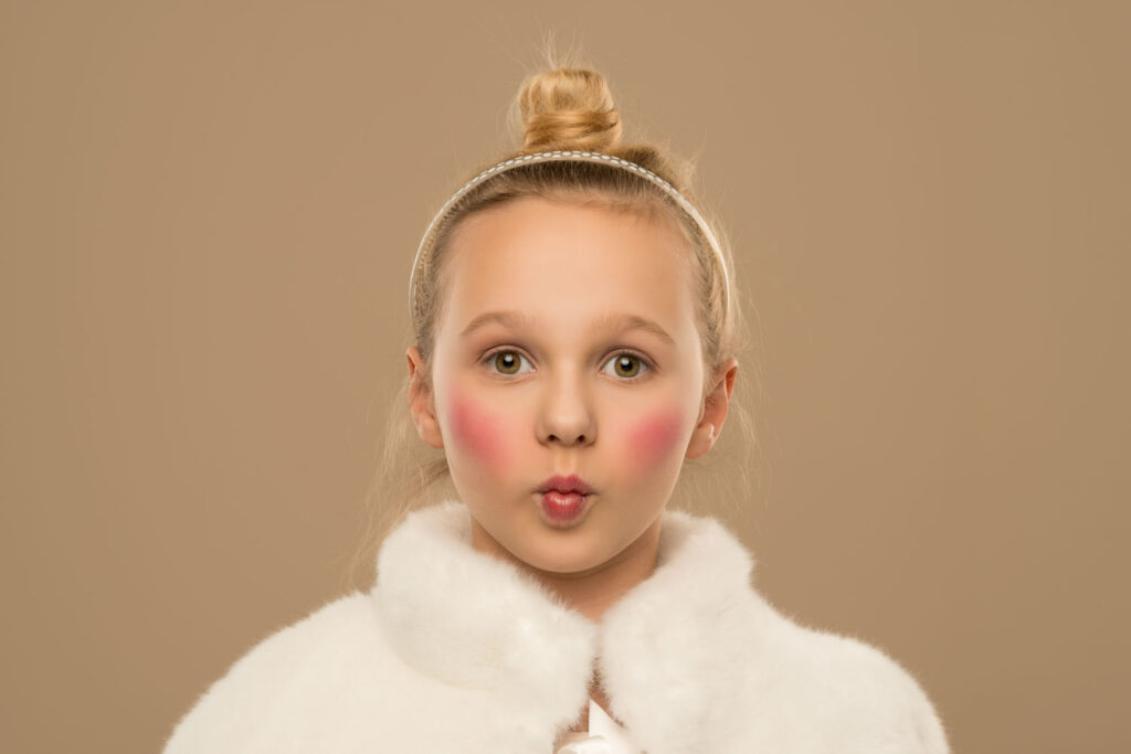 Kinderportret na dodge en burn in de porseleinen bewerking